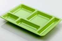 Renkli tabldot tabakları ana okulu tabldot servis tabaklarından yeşil renkli bu tabldot yemek tabağının imalatı parlak ve kaliteli plastikle yapılmış olup bulaşık makinasında yıkanmaya uygundur